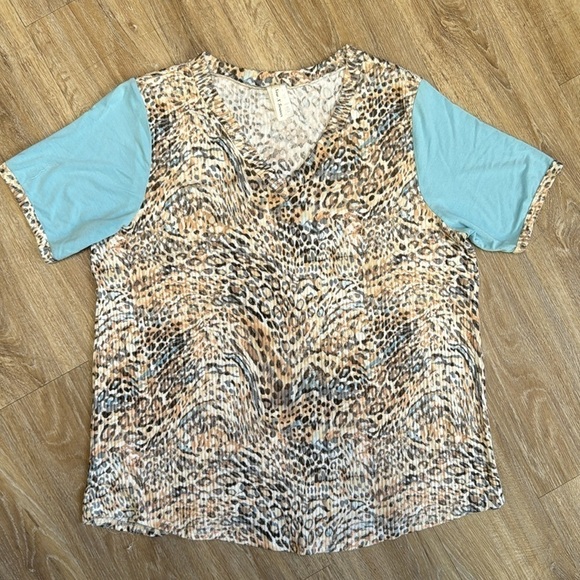 Now N Forever Tops - Now N Forever Blue and Animal Print Color Block Short Sleeved V-Neck Tee Shirt